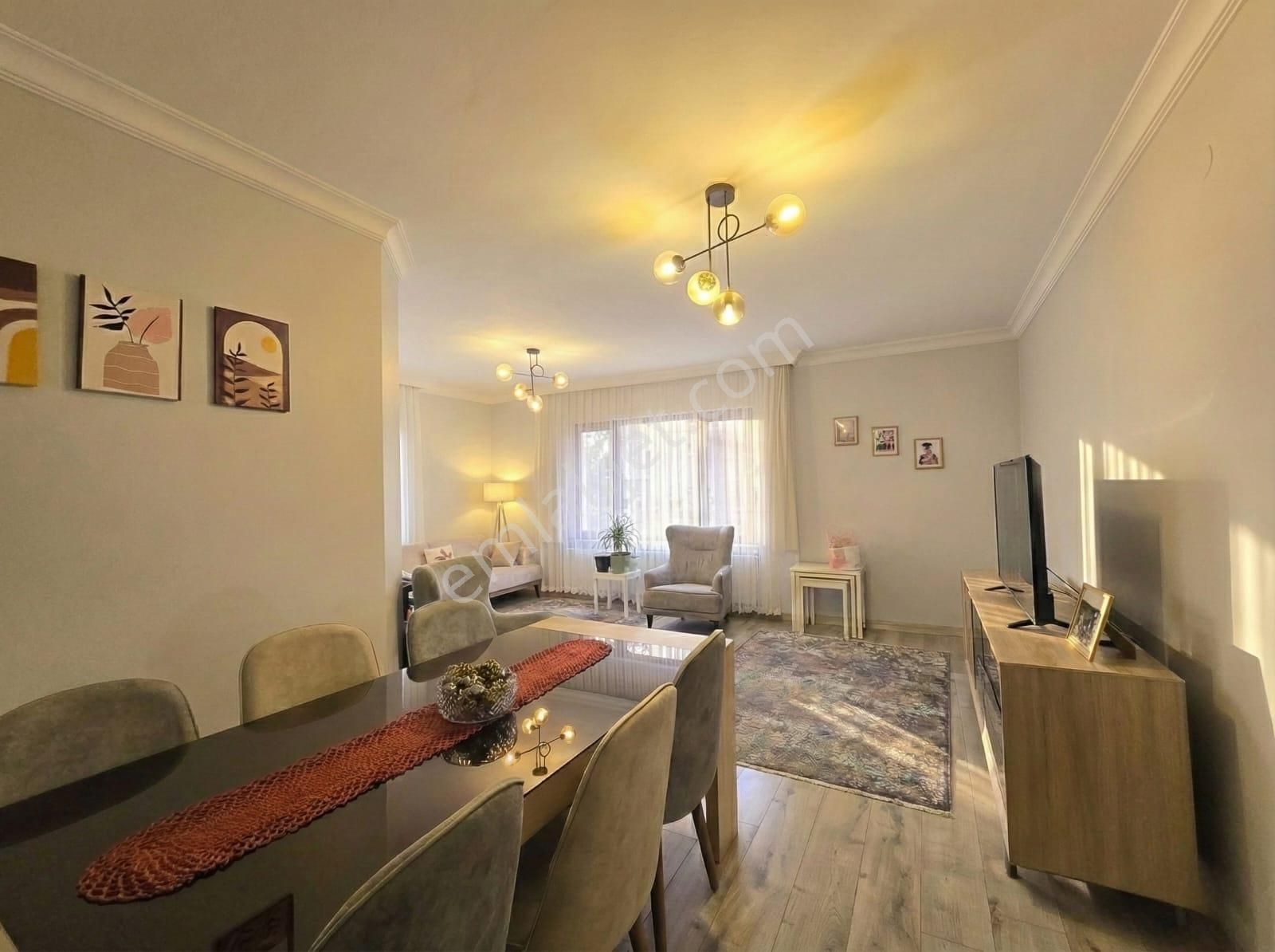 Lizbon Caddesi Yanı, Full Yapılı Ve Geniş: 120 M²net 3+1 Fırsat Daire!