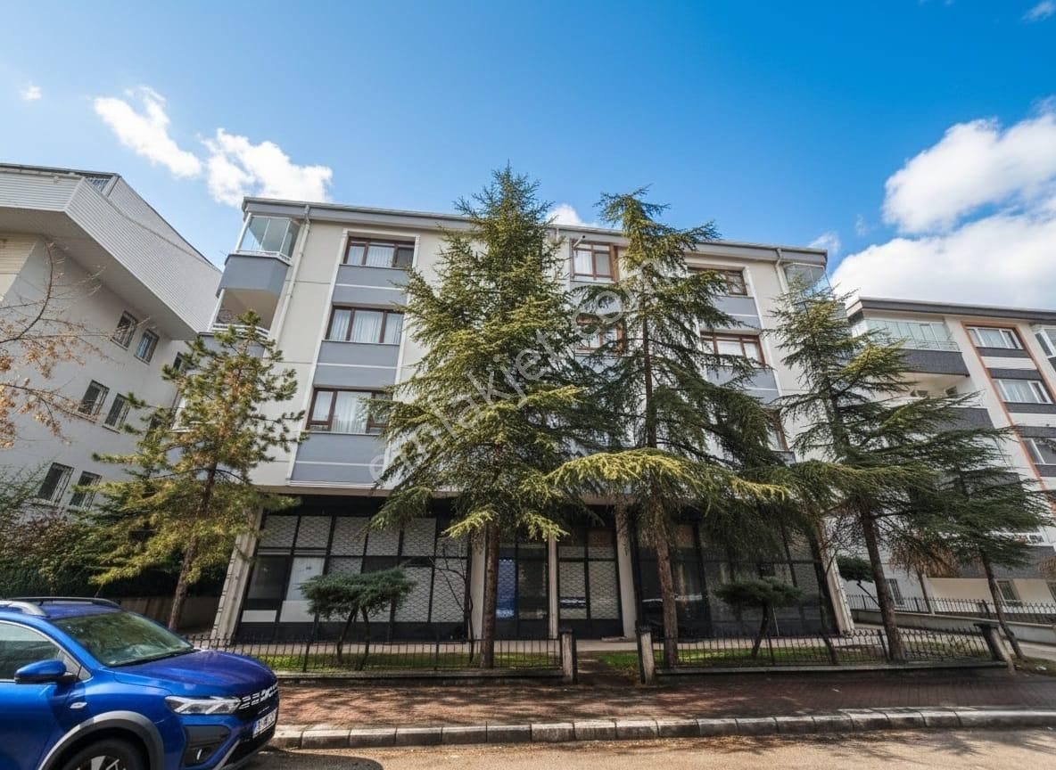 Lizbon Caddesi Yanı, Full Yapılı Ve Geniş: 120 M²net 3+1 Fırsat Daire! - Görsel 23