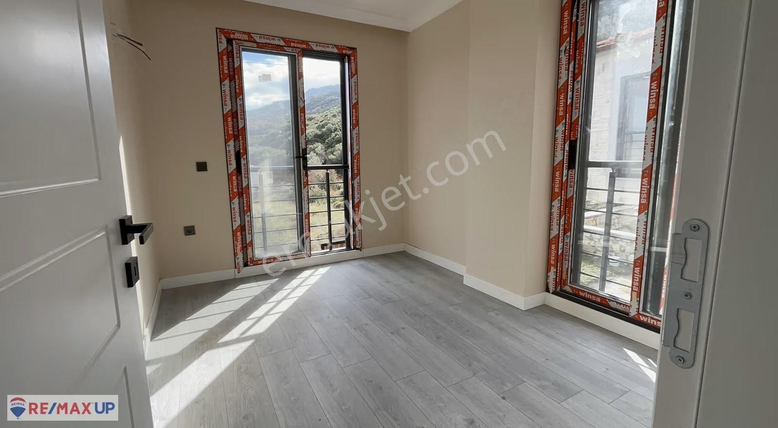 Bahçeli Denize Yakın Uygun Fiyatlı Yazlık - Görsel 4