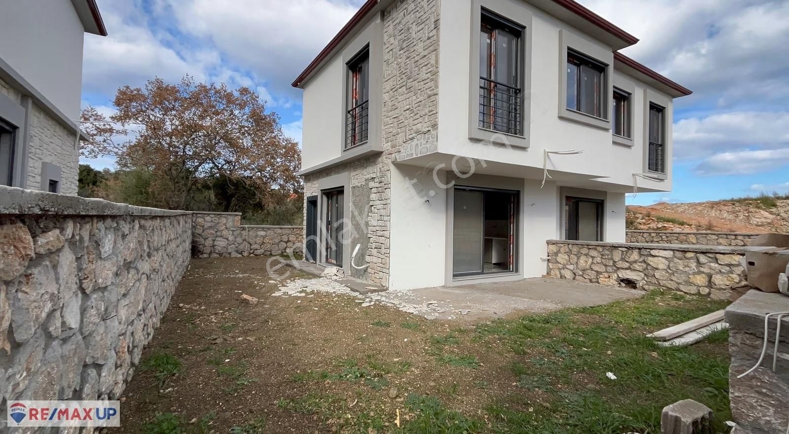 Bahçeli Denize Yakın Uygun Fiyatlı Yazlık