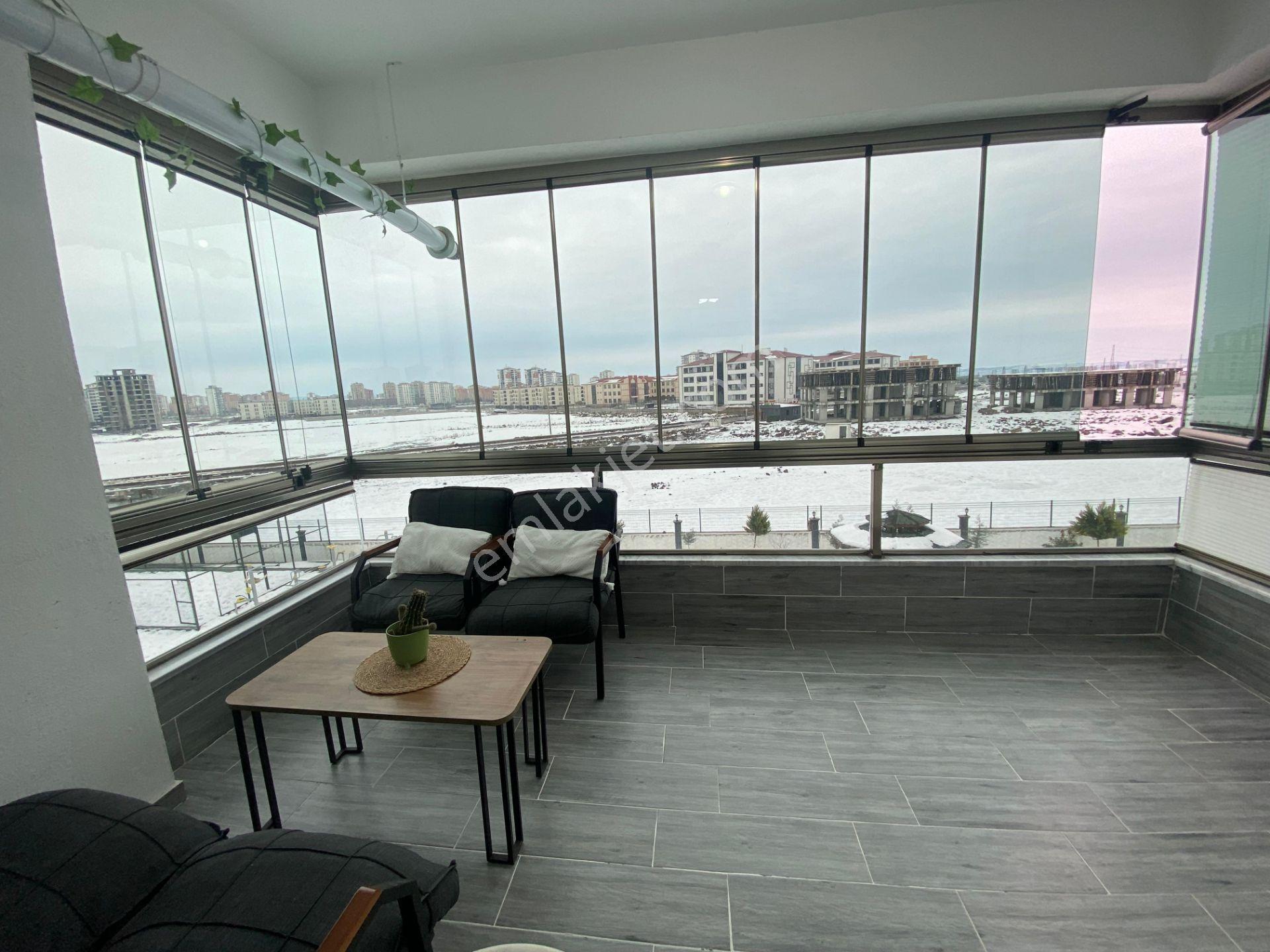 Makro Life Gayrimenkul'den Yenişehir Üçkuyular Tan 21 Gold Sitesinde Satılık 2,5+1 Daire
