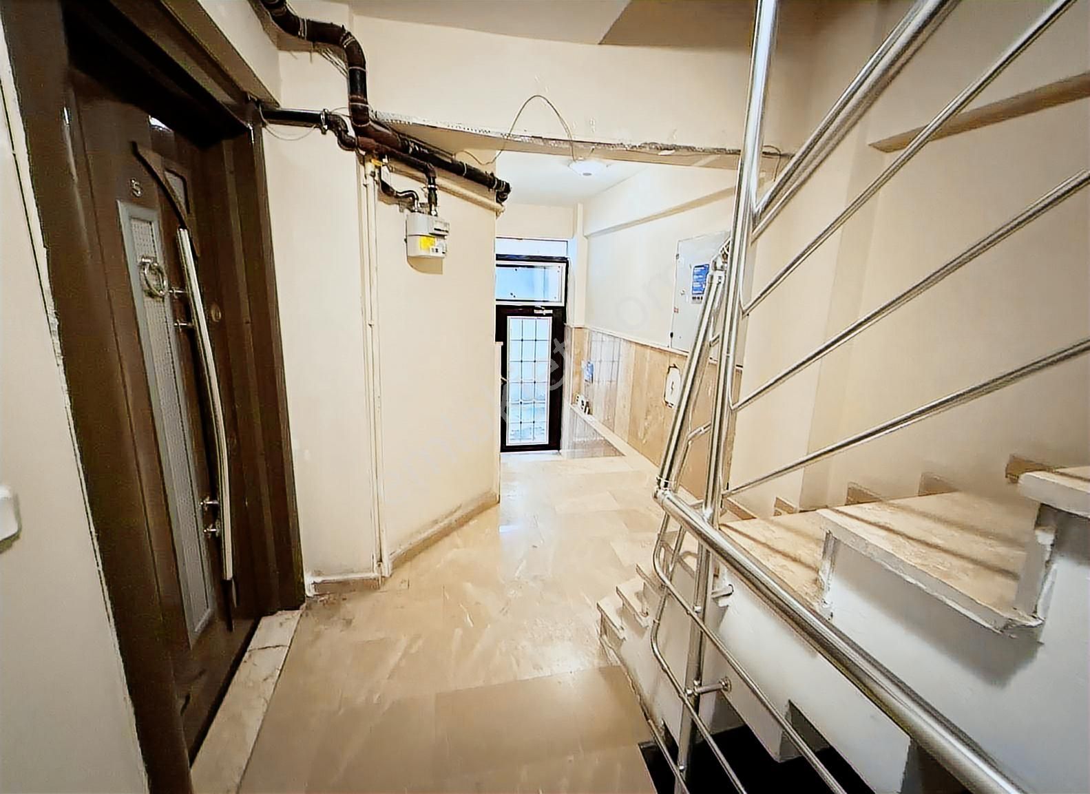 Cadde Dibi Ferah Temiz 1+1 Y.giriş Lüks Daire Metro 18dk - Görsel 15