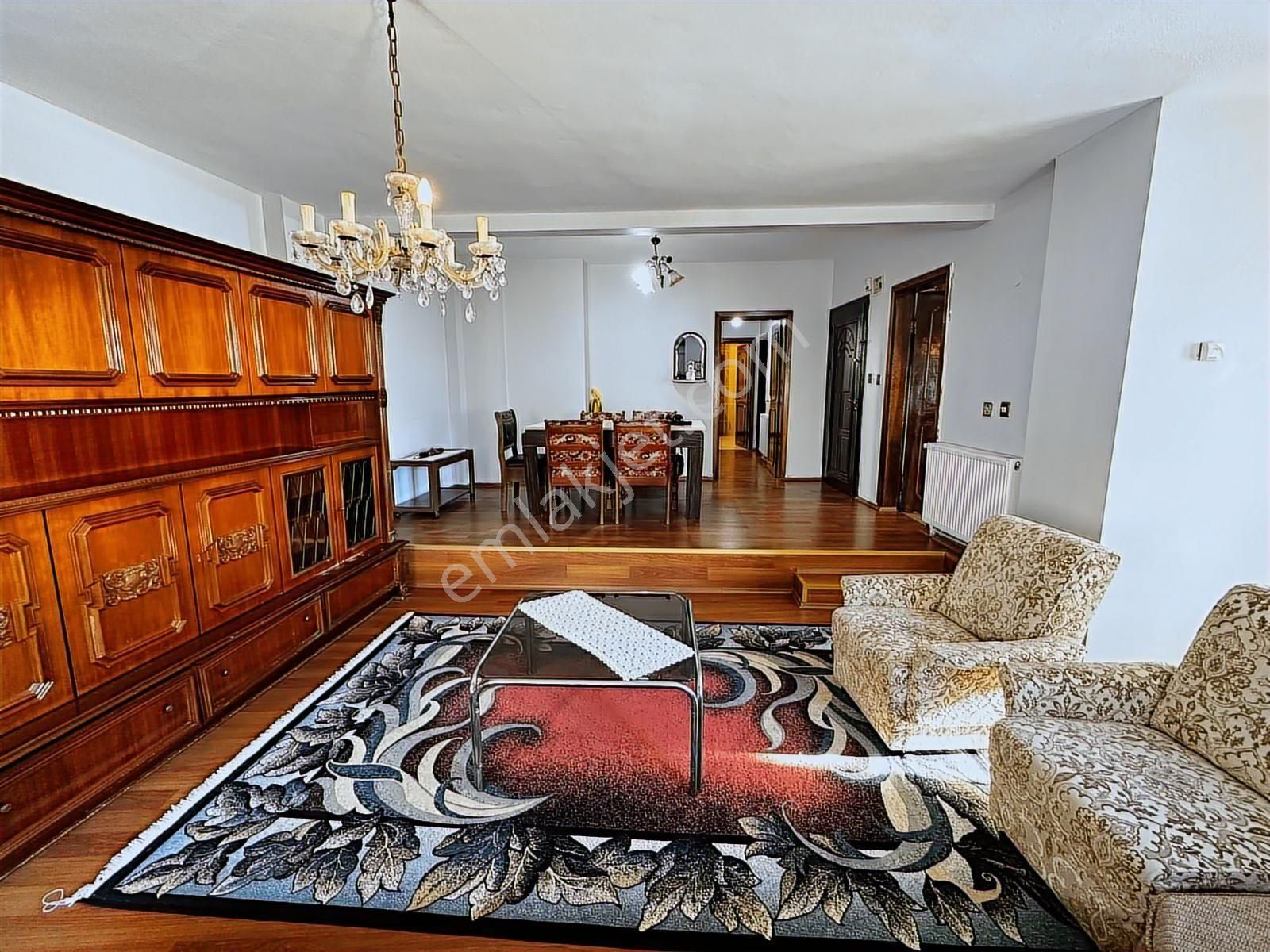 Silivri Lisesine 60 Mt Mesafede Satılık Eşyalı Daire - Görsel 3