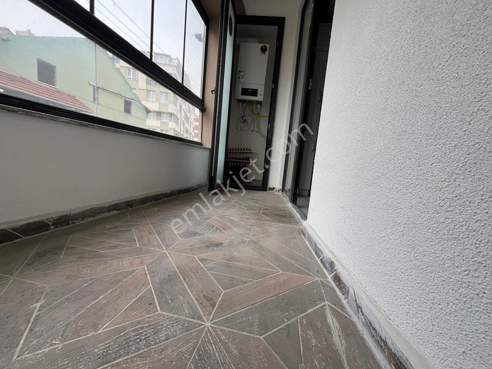 Tuncay Kartal 'dan Çamlıca Mh De Özel Garajlı İskanlı Fırsat 3+1 - Görsel 24