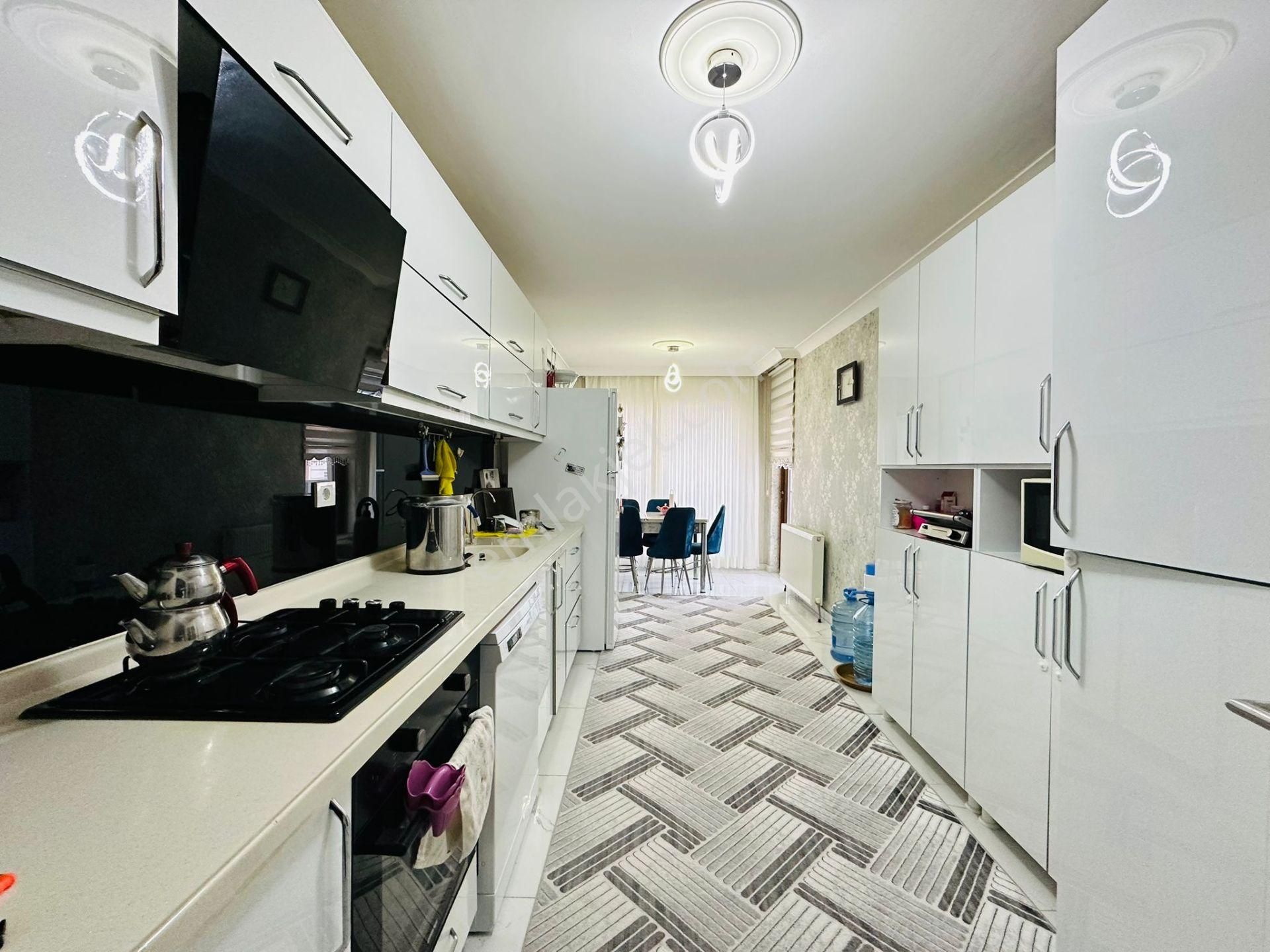 Karapürçek'te Full Yapılı Asansörlü 140 M2 3+1 Katta Satılık Daire !! - Görsel 8