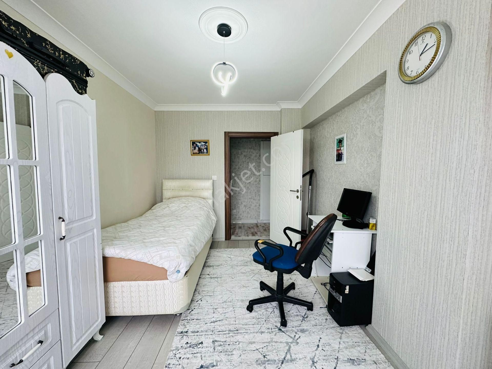 Karapürçek'te Full Yapılı Asansörlü 140 M2 3+1 Katta Satılık Daire !! - Görsel 19