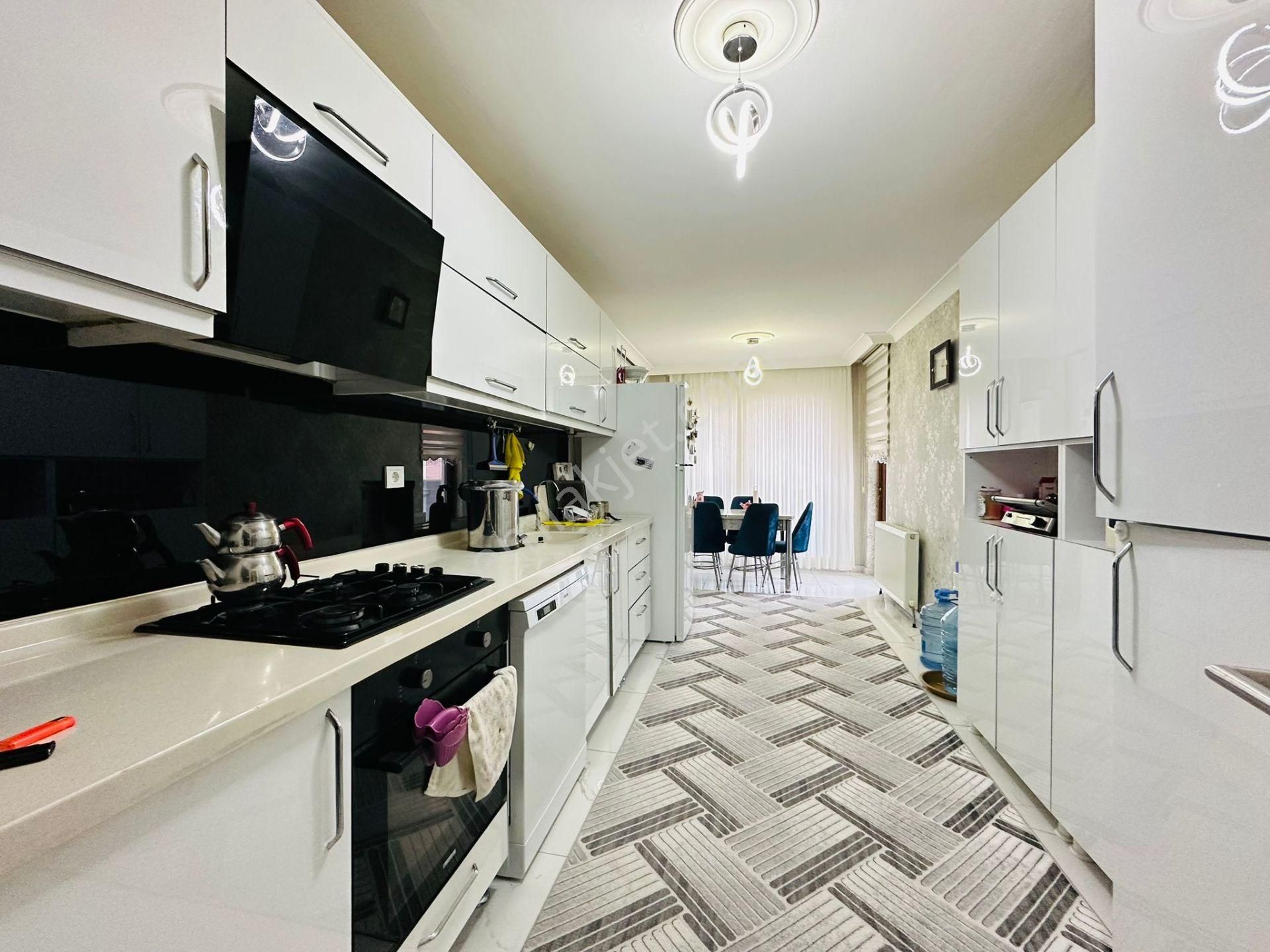 Karapürçek'te Full Yapılı Asansörlü 140 M2 3+1 Katta Satılık Daire !! - Görsel 10