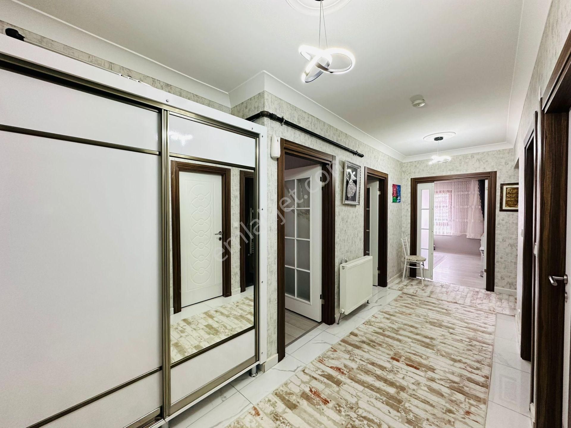 Karapürçek'te Full Yapılı Asansörlü 140 M2 3+1 Katta Satılık Daire !! - Görsel 20