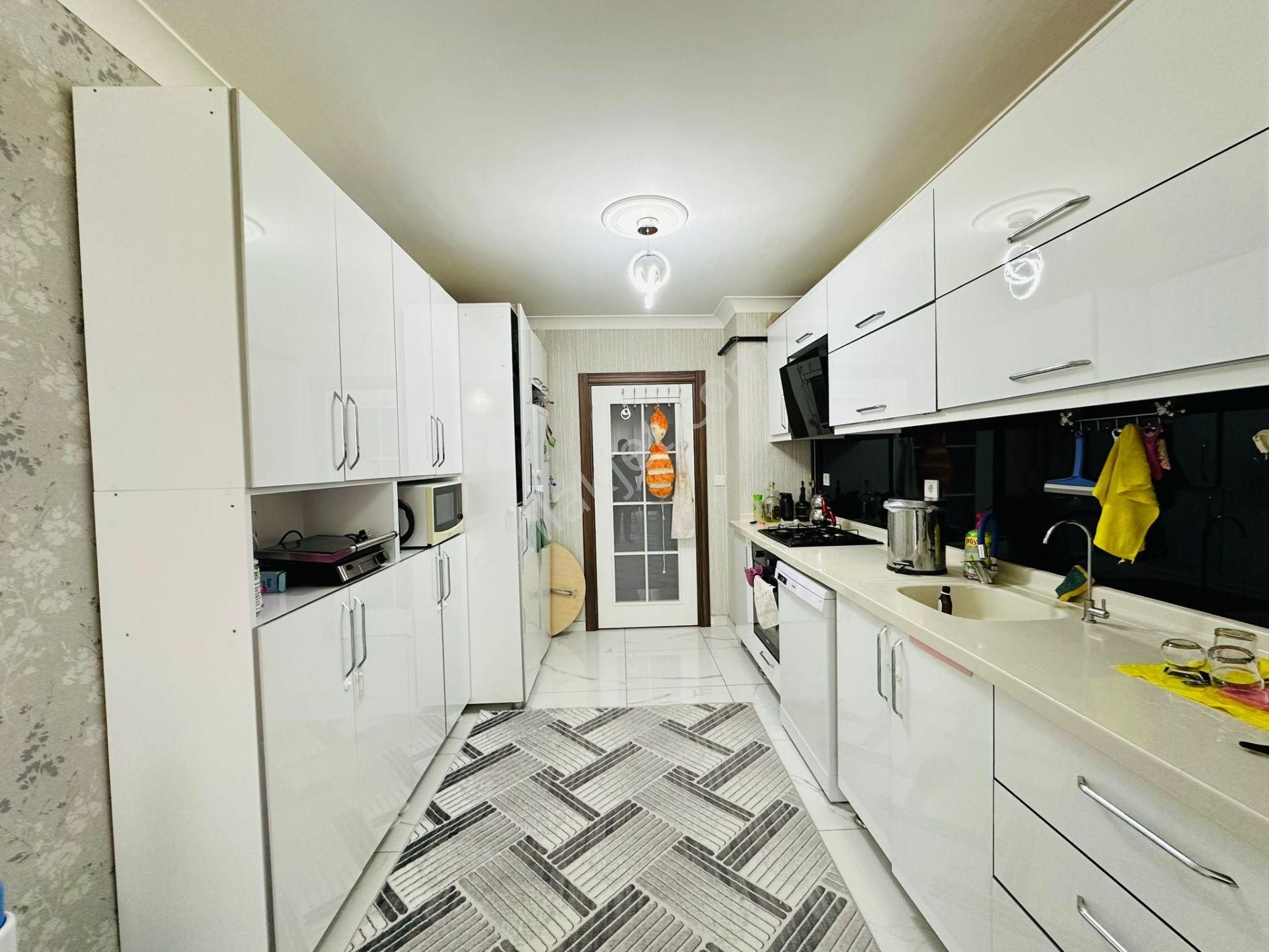 Karapürçek'te Full Yapılı Asansörlü 140 M2 3+1 Katta Satılık Daire !! - Görsel 7