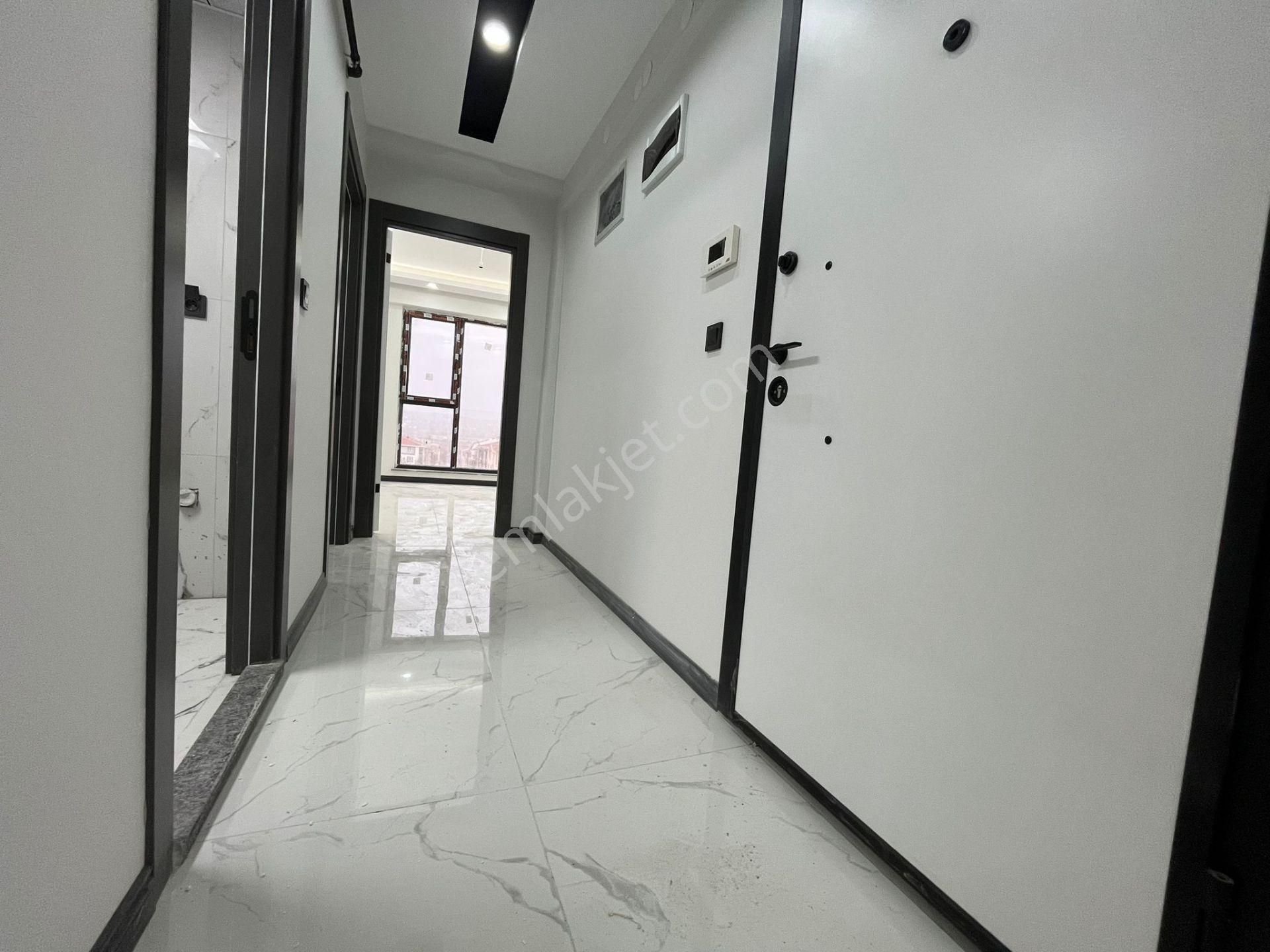 Çamlıca Mah De Cadde Yakını Önü Açık Ferah 2+0 Fırsatı - Görsel 2