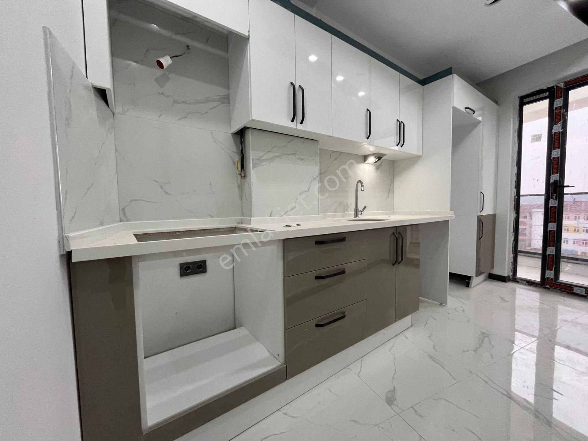 Çamlıca Mah De Cadde Yakını Önü Açık Ferah 2+0 Fırsatı - Görsel 13