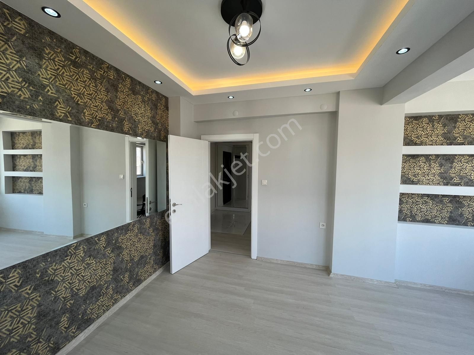 Cebesoy Caddesi Üzeri İçi Yapılı 2+1 - Görsel 11