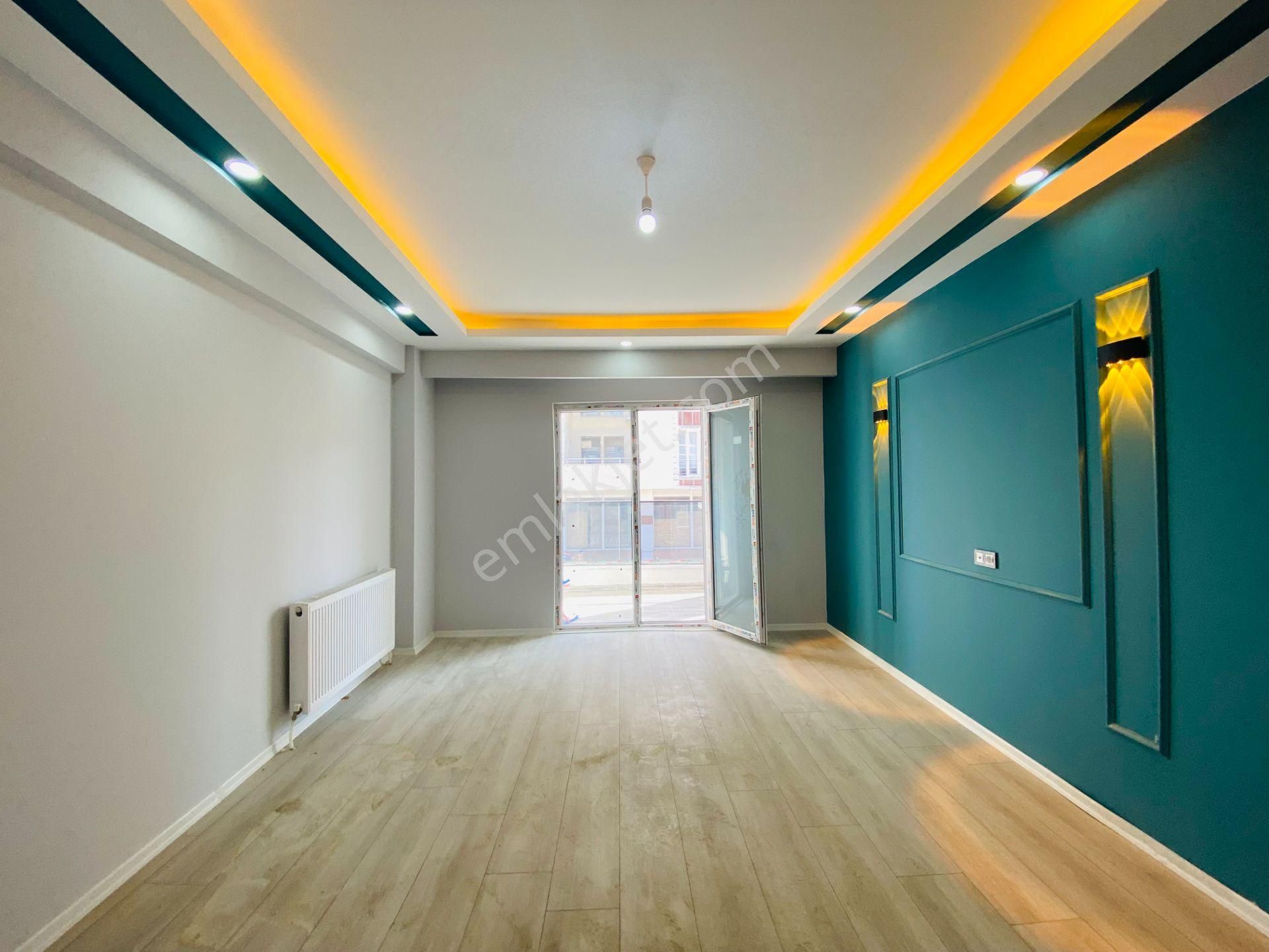 Güven'den Kapaklı'da Caddeye Yakın,kapalı Otoparklı 2+1 Daire