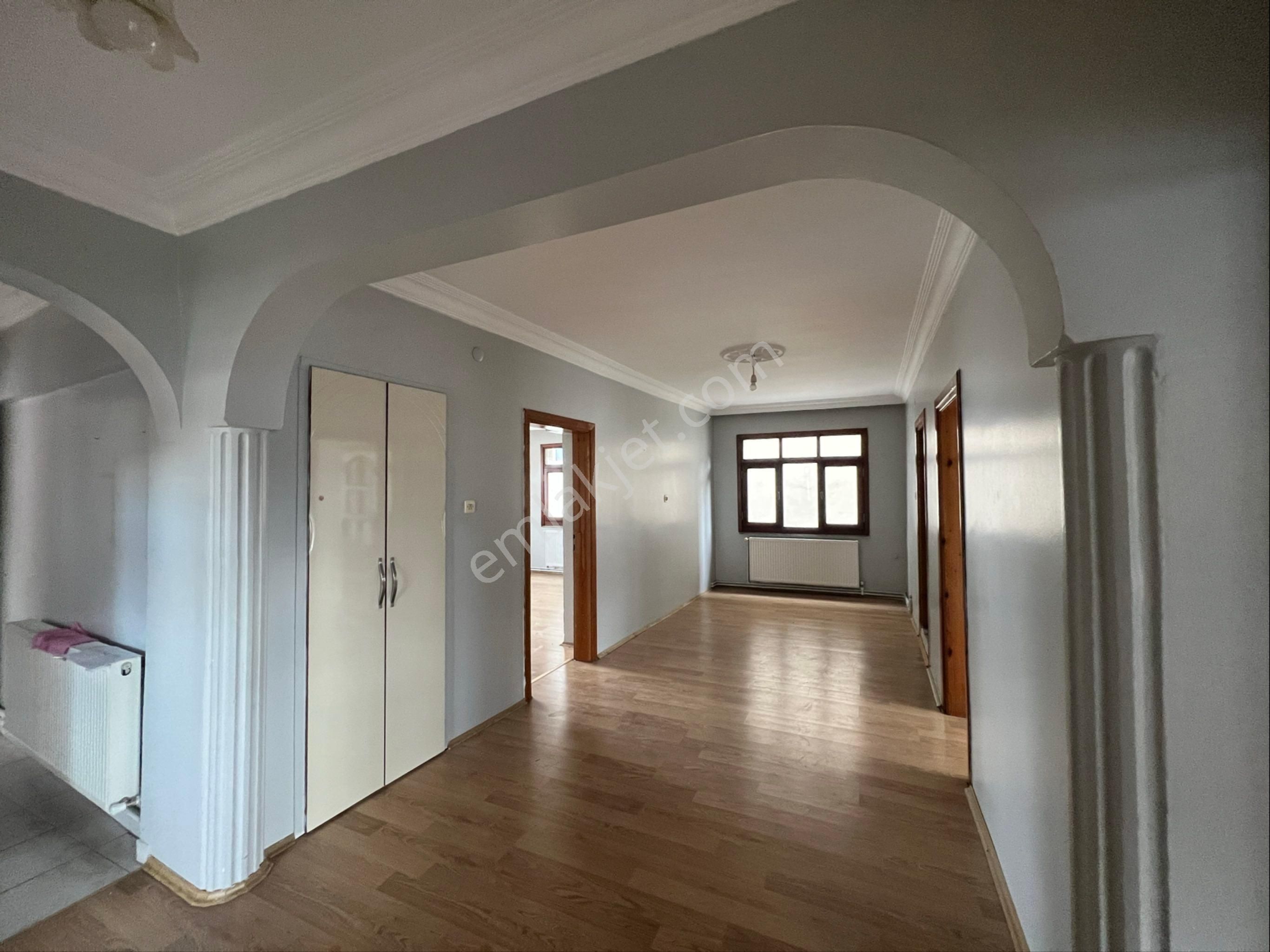 Emlakevim - Sakarya Hendek Yeni Mahalle'de 4+1 Kiralık Daire !! - Görsel 9
