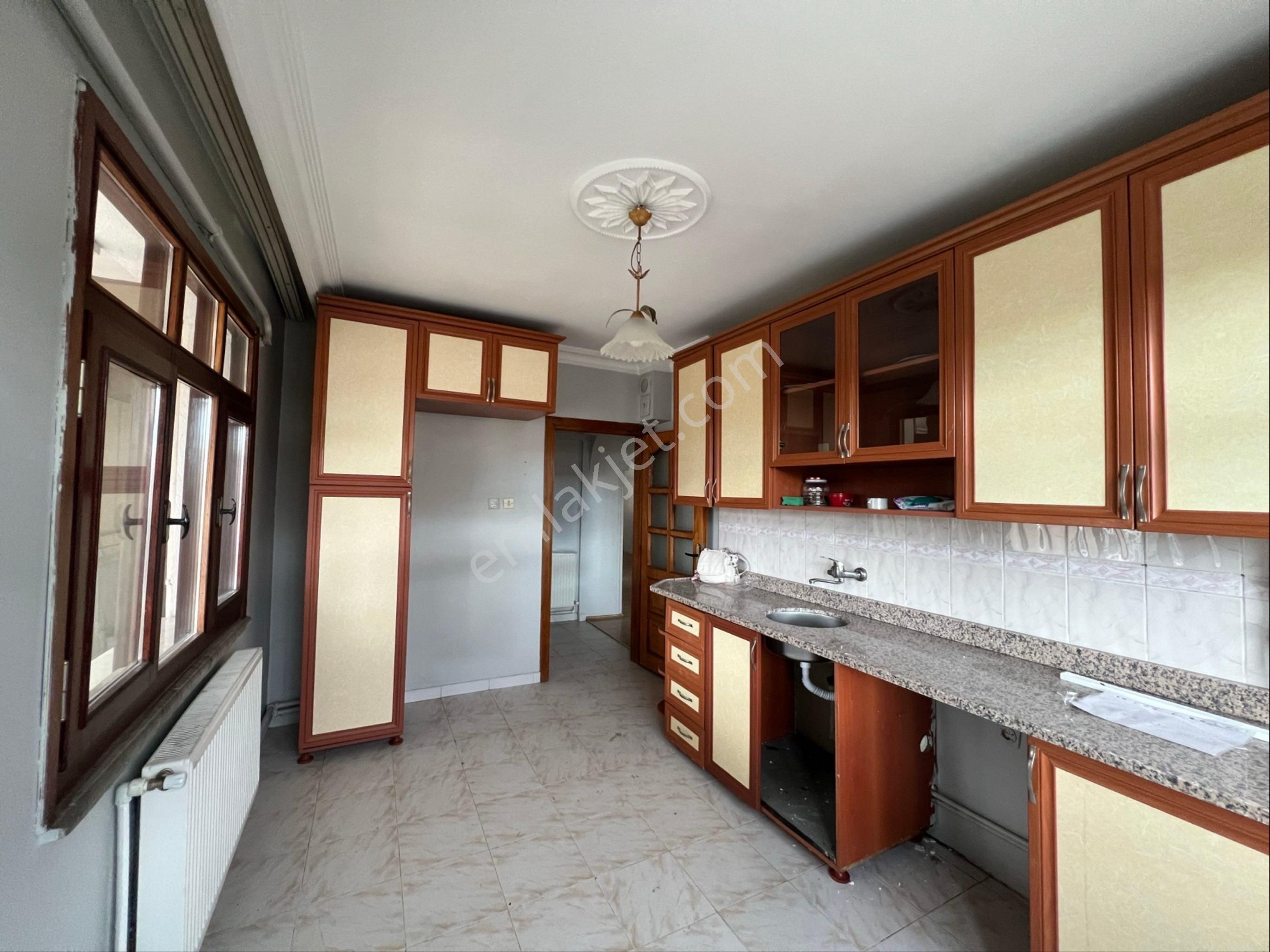 Emlakevim - Sakarya Hendek Yeni Mahalle'de 4+1 Kiralık Daire !! - Görsel 4