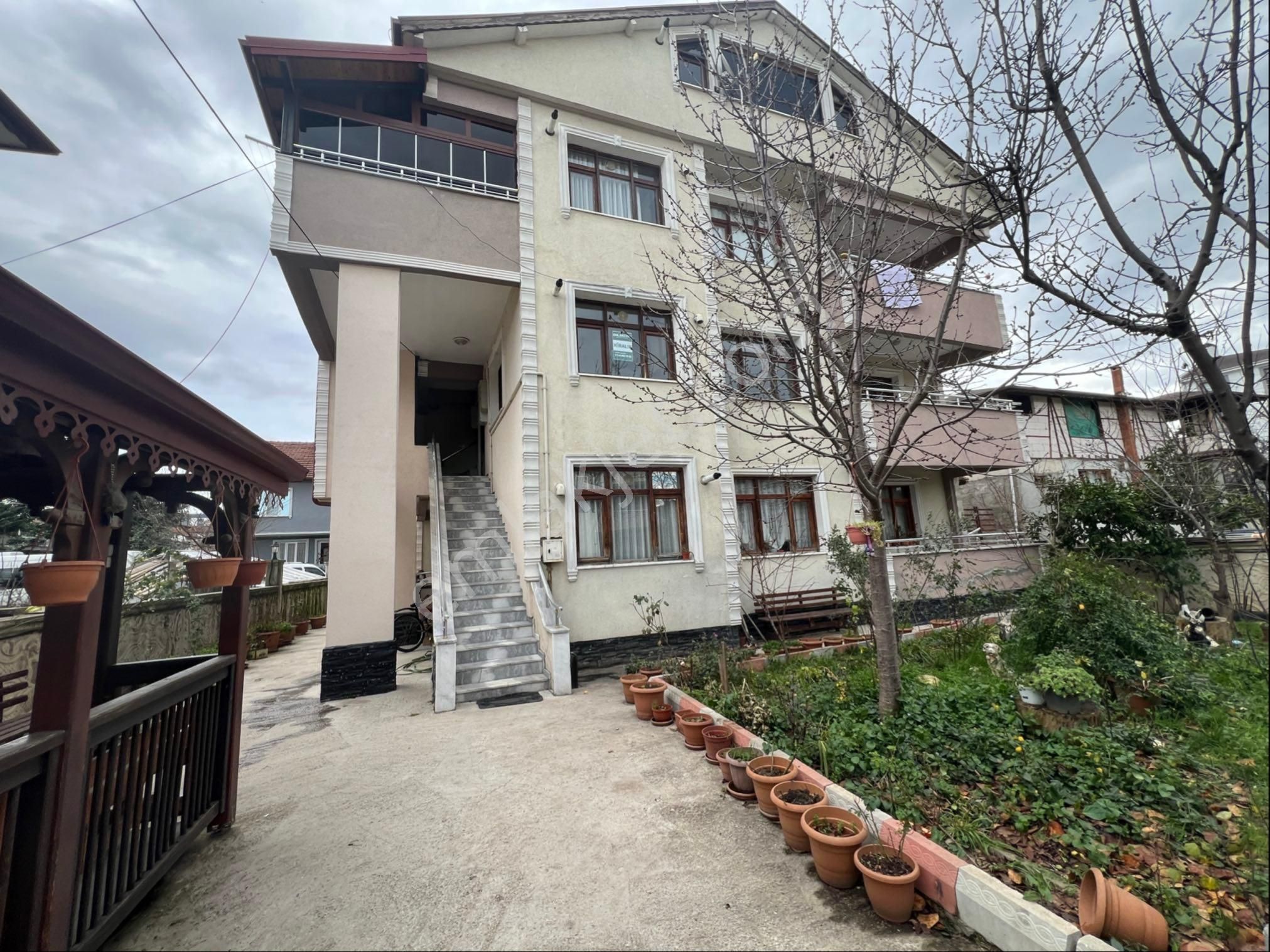 Emlakevim - Sakarya Hendek Yeni Mahalle'de 4+1 Kiralık Daire !!