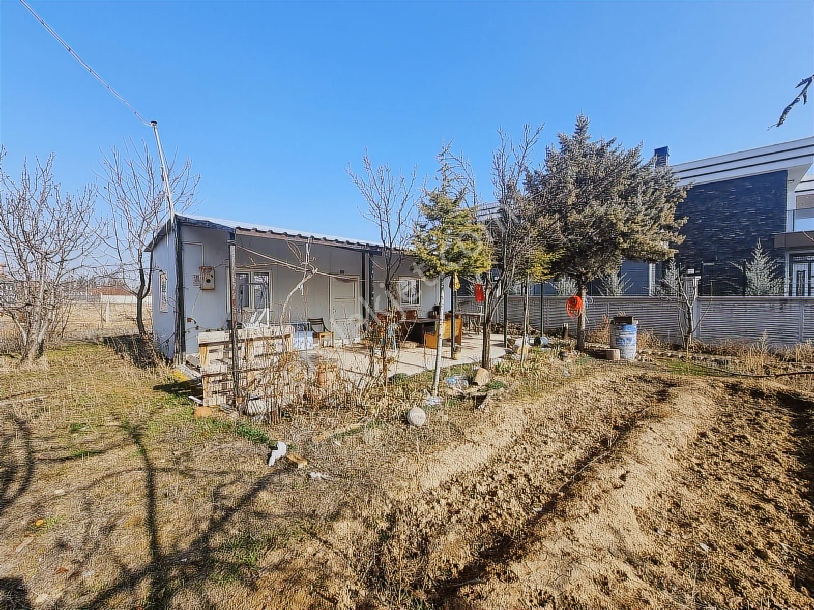 Harmancık'ta Satılık 700 M² İmarlı Arsa