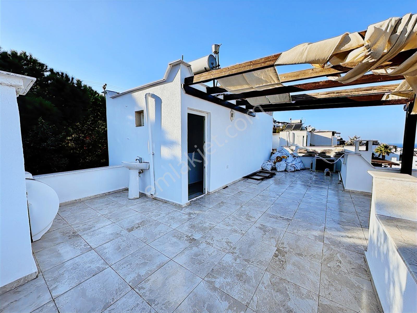 Tarcanlardan Gündoğanda Plaj Ve Sosyal Tesise Sahip Eşyalı Villa - Görsel 5