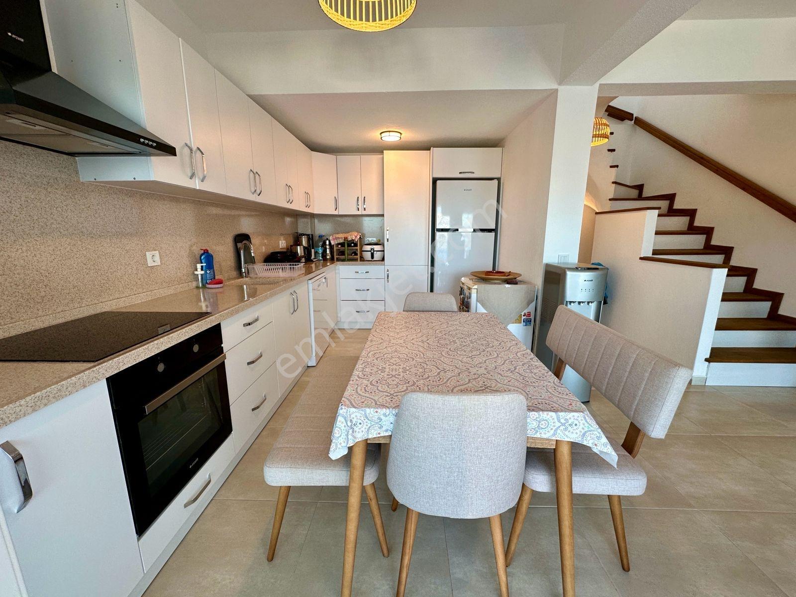 Tarcanlardan Gündoğanda Plaj Ve Sosyal Tesise Sahip Eşyalı Villa - Görsel 18
