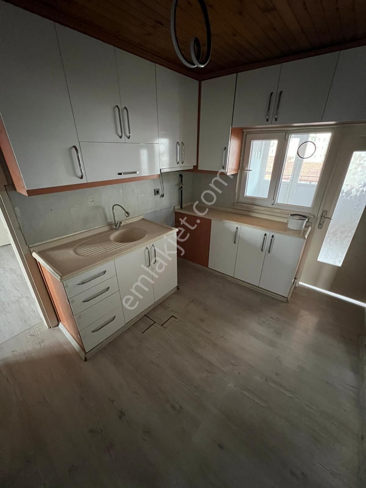 Fatih Mahallesinde Opet Arkası Son Kat Masrafsız Daire 1990.000 Tl - Görsel 5