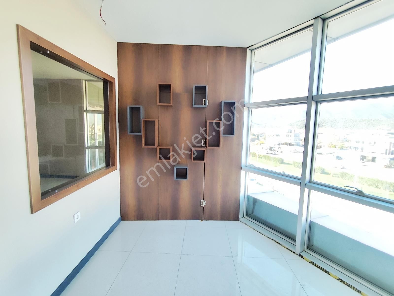 Akçay Merkezi Konumda İş Hanında Geniş Kullanım Kiralık İş Yeri - Görsel 7