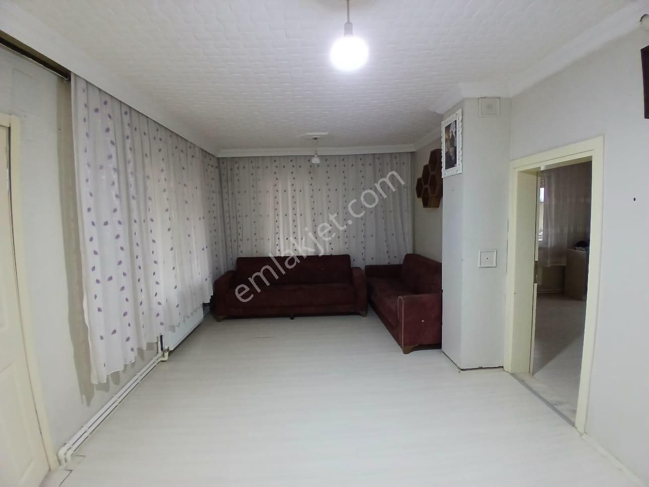 Akçay Emlak'tan Akşehir Gazi Mahallesi Bahçelievler Ortaokulu Yanında Doğalgazlı Kiralık Müstakil Ev - Görsel 4