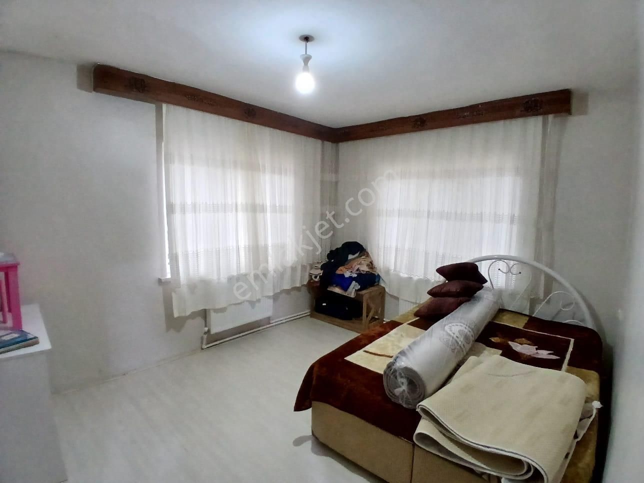 Akçay Emlak'tan Akşehir Gazi Mahallesi Bahçelievler Ortaokulu Yanında Doğalgazlı Kiralık Müstakil Ev - Görsel 12