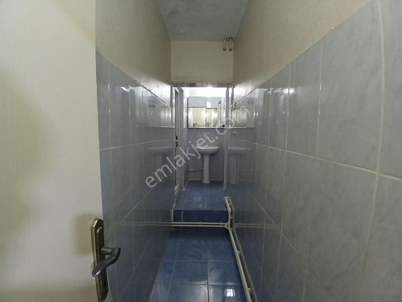 Akçay Emlak'tan Akşehir Gazi Mahallesi Bahçelievler Ortaokulu Yanında Doğalgazlı Kiralık Müstakil Ev - Görsel 32