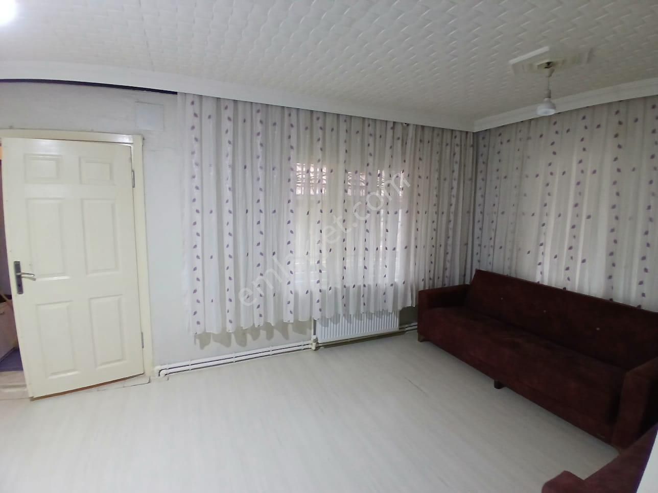 Akçay Emlak'tan Akşehir Gazi Mahallesi Bahçelievler Ortaokulu Yanında Doğalgazlı Kiralık Müstakil Ev - Görsel 6