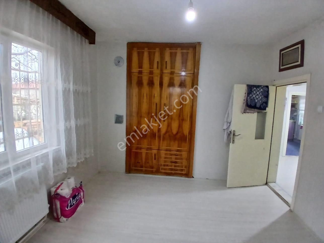 Akçay Emlak'tan Akşehir Gazi Mahallesi Bahçelievler Ortaokulu Yanında Doğalgazlı Kiralık Müstakil Ev - Görsel 16