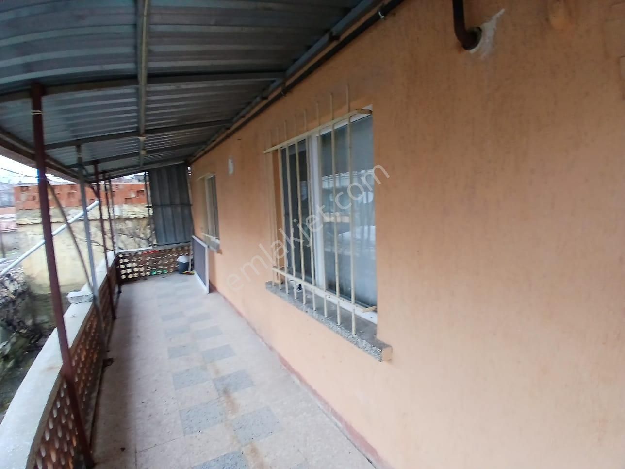 Akçay Emlak'tan Akşehir Gazi Mahallesi Bahçelievler Ortaokulu Yanında Doğalgazlı Kiralık Müstakil Ev - Görsel 23