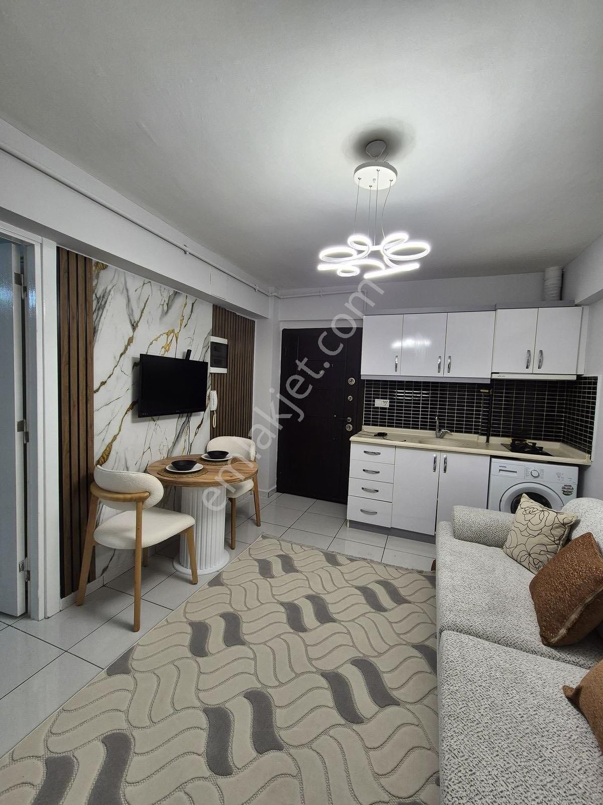 Sırakapılar Mahallesi Devlet Hastahanesi Karşısında 12 Yıllık Binada Yüksek Zemin Kat 1+1/45 M2 Apar - Görsel 3