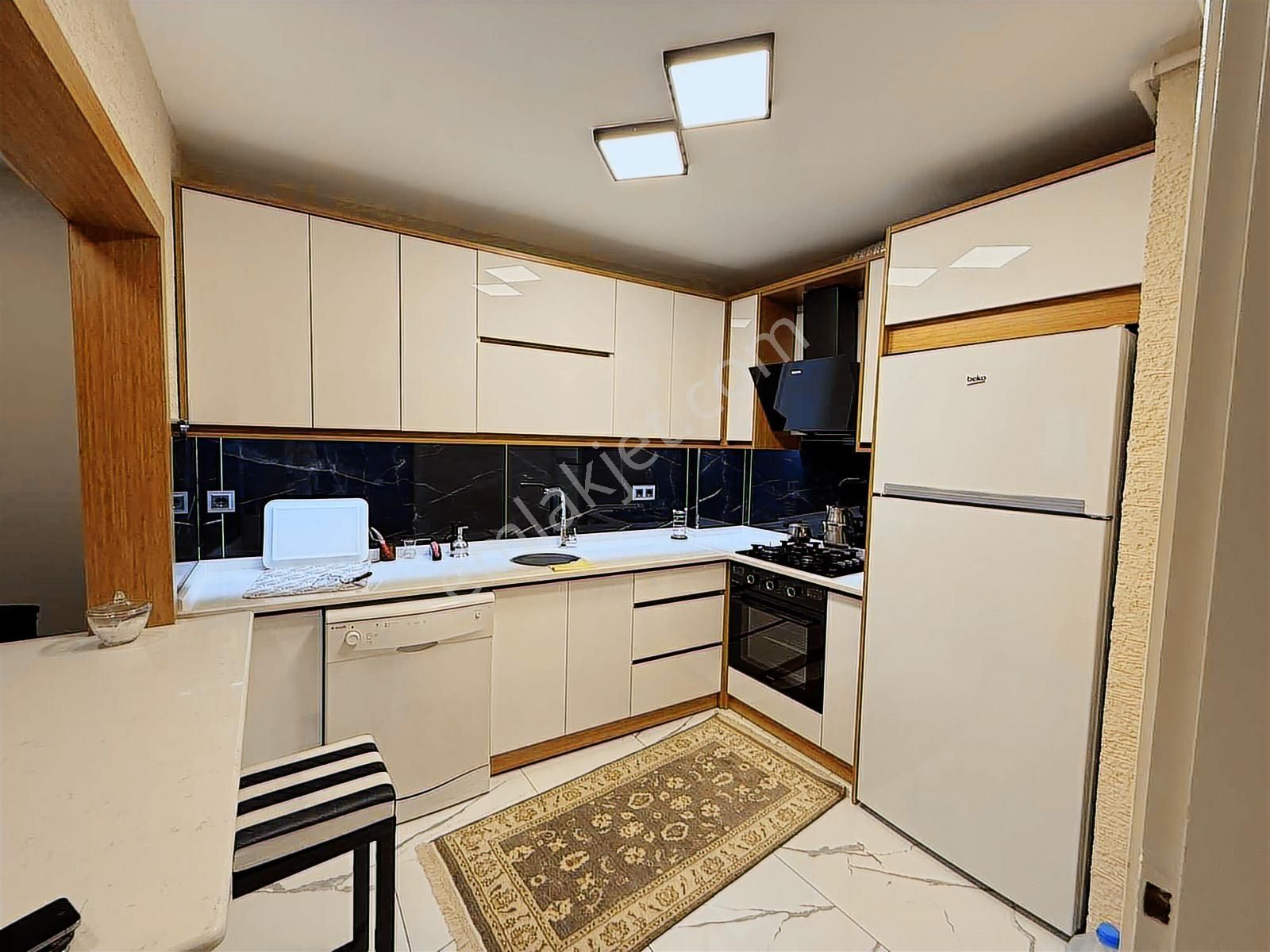 Bm Real Estate Şehreküstü Cadde Üzeri Satılık Daire - Görsel 3