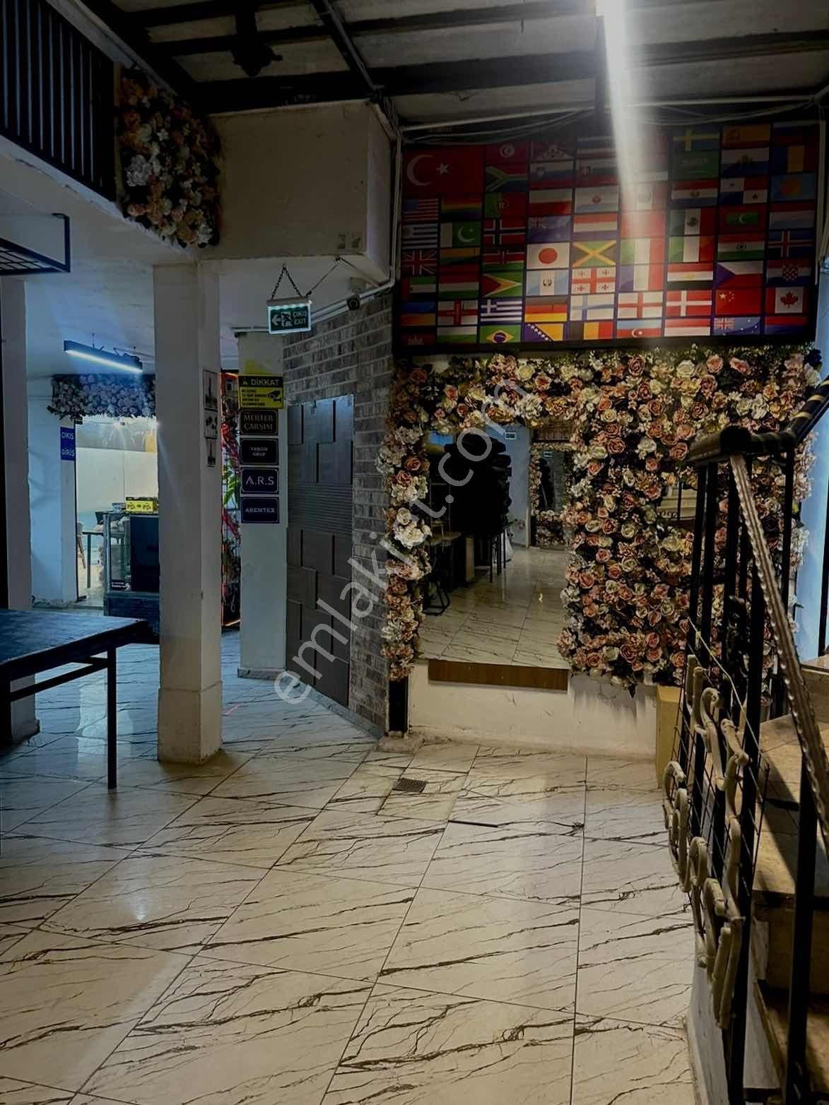 Engin Erdem'den Merterde Kiralık Dükkan
