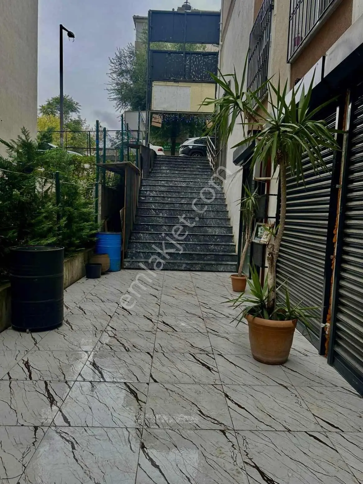 Engin Erdem'den Merterde Kiralık Dükkan - Görsel 2