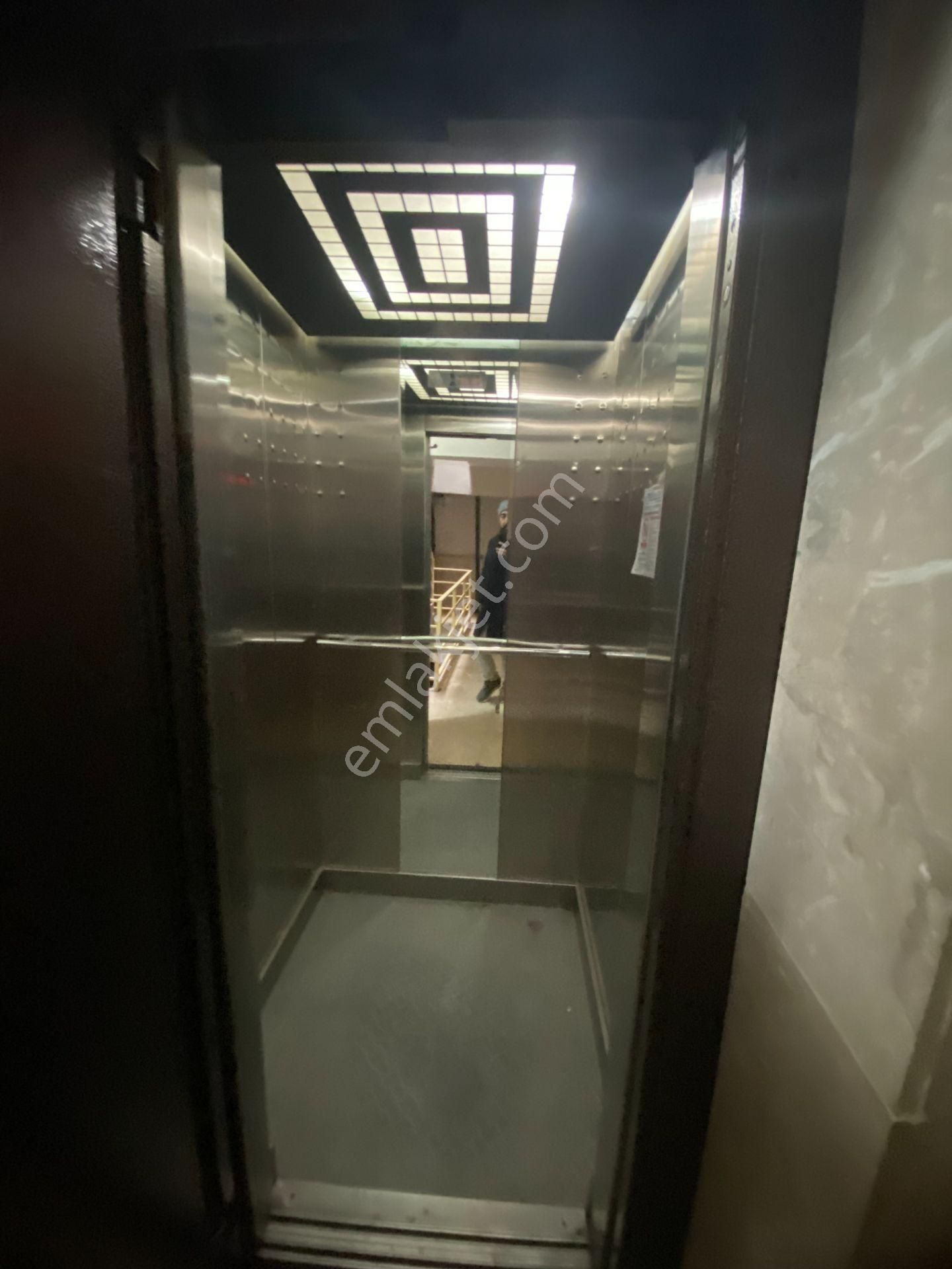 Elvan Mah'de Hızlı Trene Yakın Asansörlü 3+1 Satılık Daire - Görsel 35