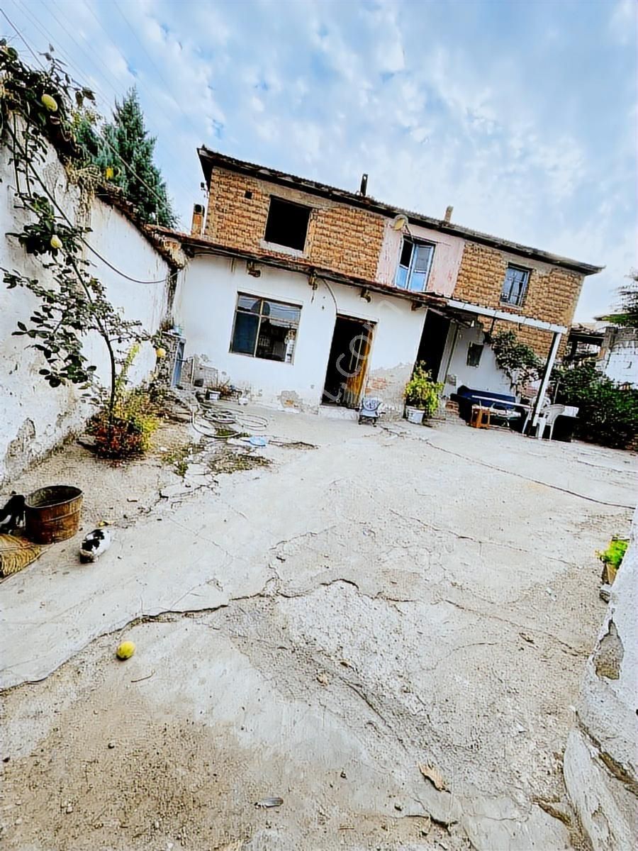 Derbent Köyünde Satılık İki Katlı Müstakil Ev