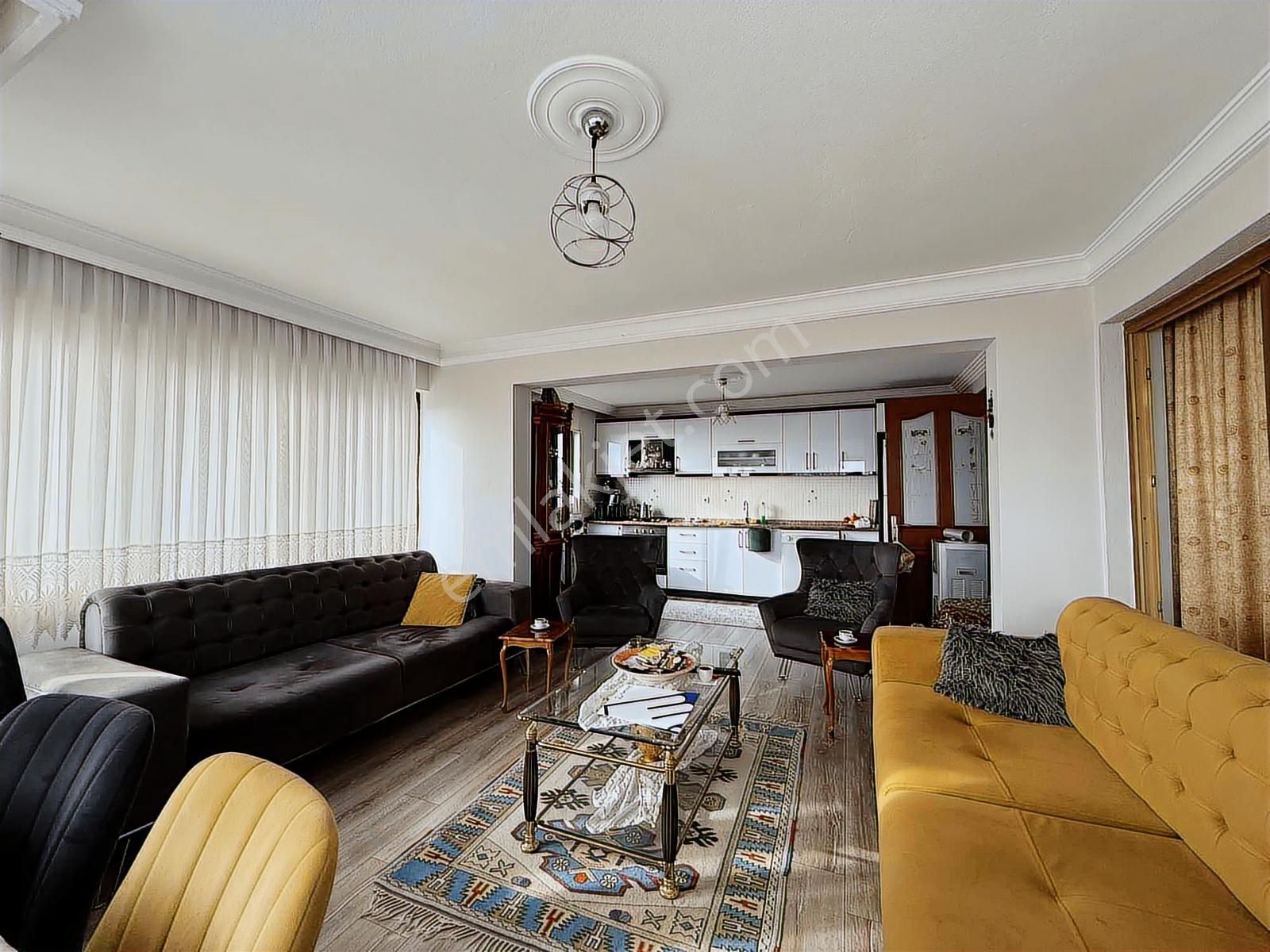 Altınoluk Merkezde 3+2 Deniz Manazarlı Satılık Tripleks - Görsel 11