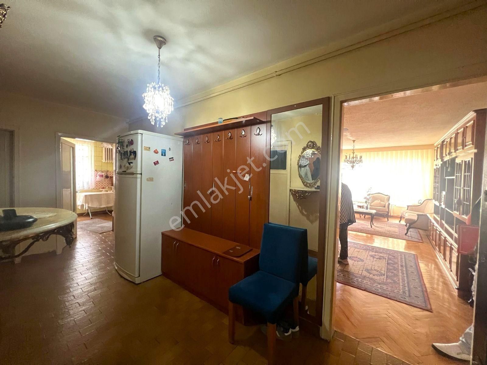 Esat Ön Cephe Cadde Üstü Asansörlü Kapalı Otoparklı 3+1 Daire - Görsel 5