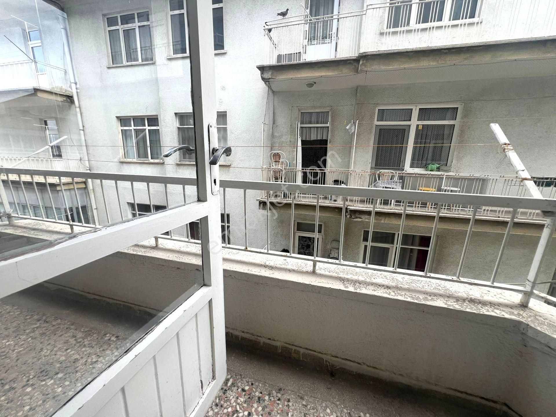 Esat Ön Cephe Cadde Üstü Asansörlü Kapalı Otoparklı 3+1 Daire - Görsel 14