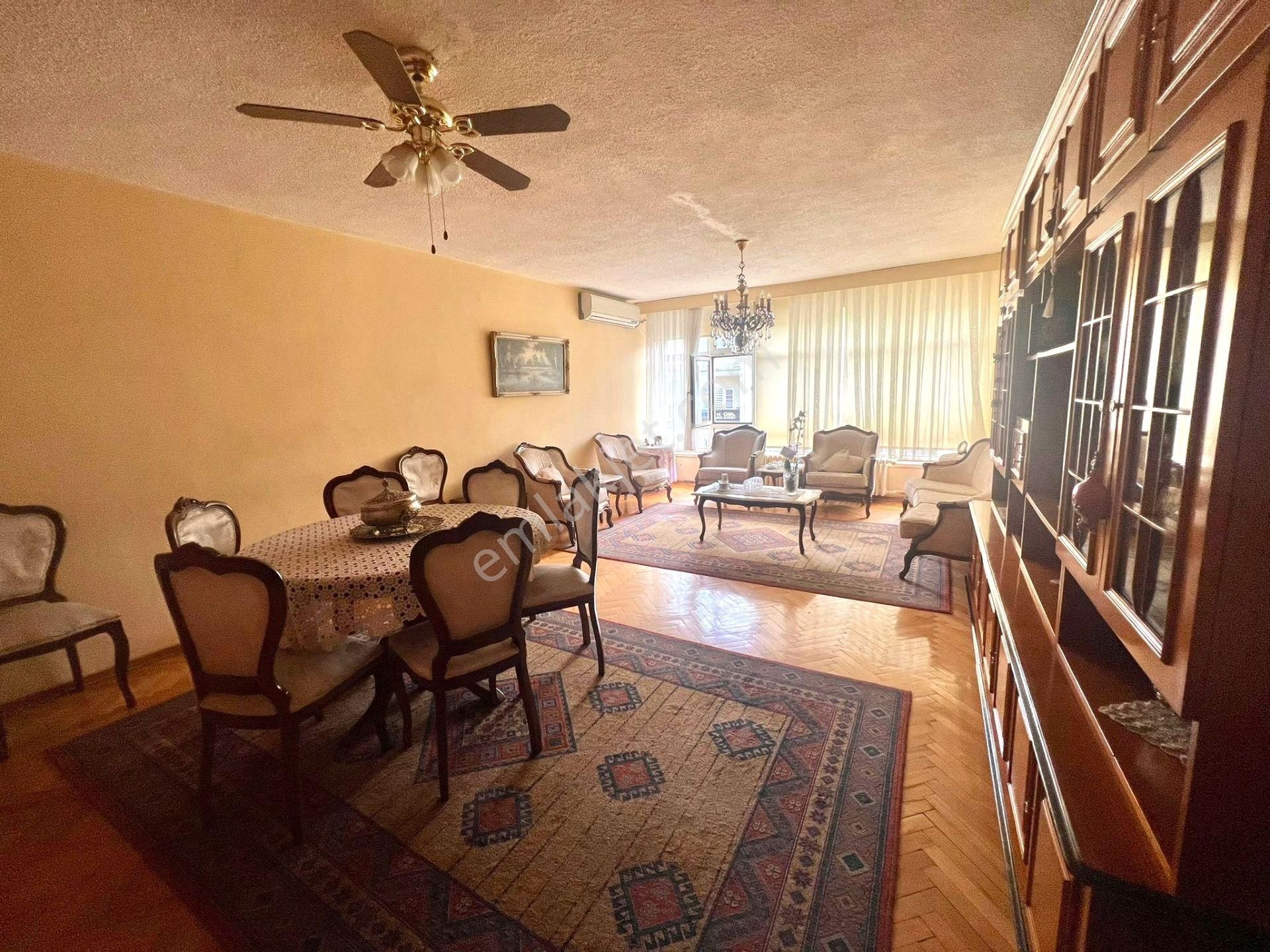 Esat Ön Cephe Cadde Üstü Asansörlü Kapalı Otoparklı 3+1 Daire - Görsel 7