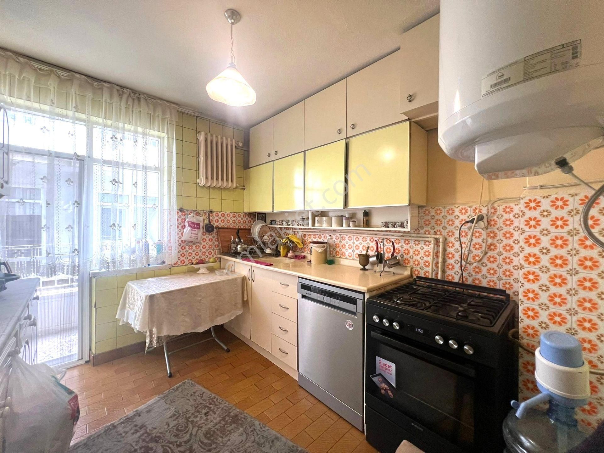 Esat Ön Cephe Cadde Üstü Asansörlü Kapalı Otoparklı 3+1 Daire - Görsel 11