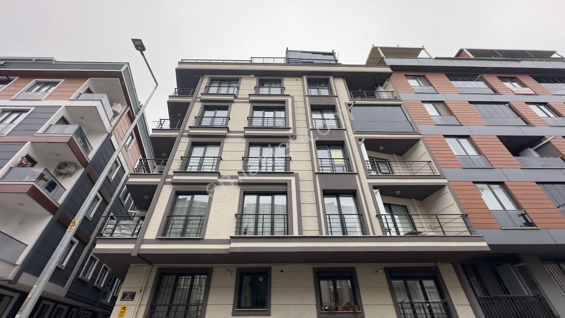 Başokur'dan Küçükçekmece Cennet Mh. Yeni Bina Satılık 2+1 Daire