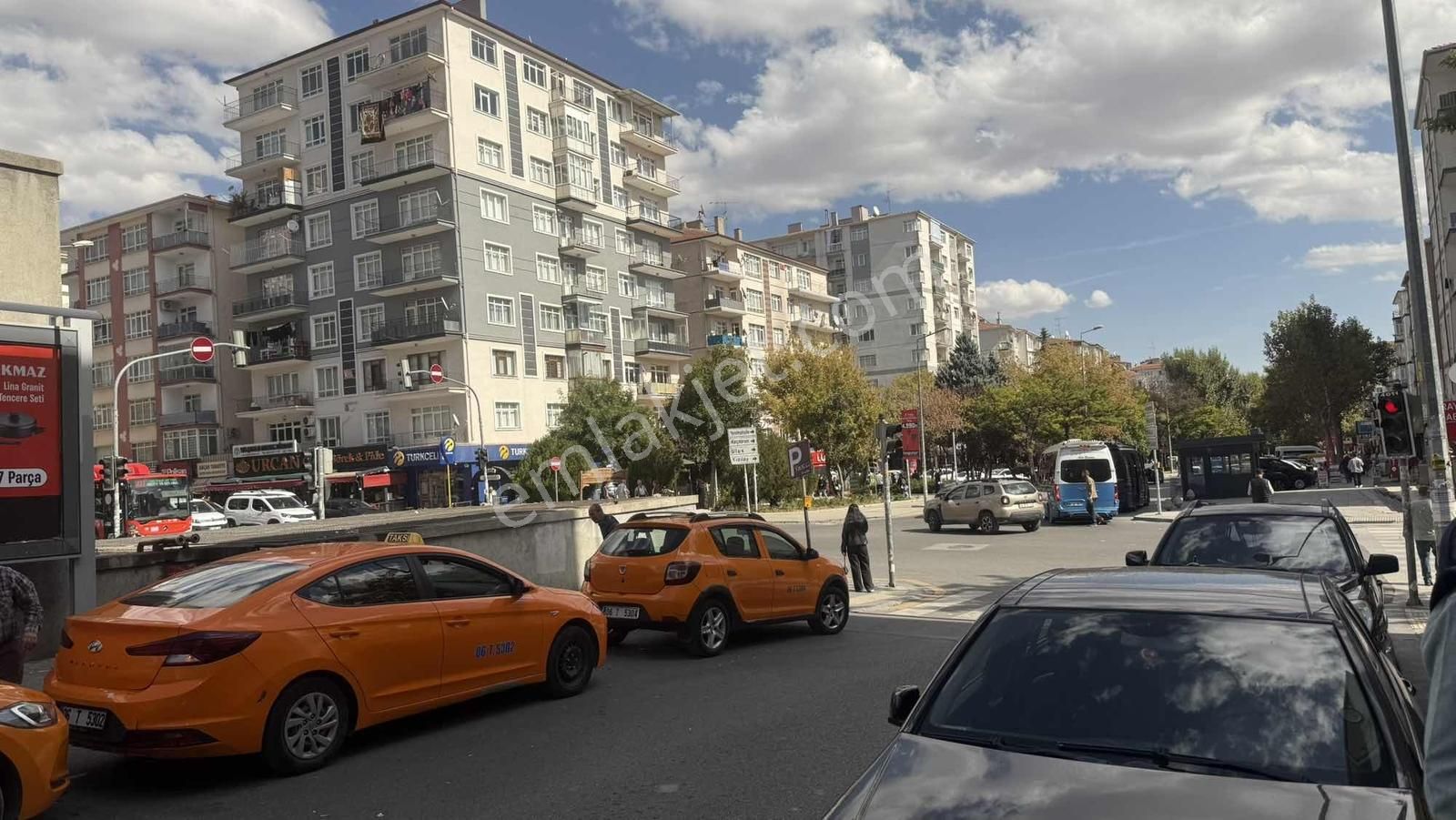 Mercanlardan Demetevler'de Mükemmel Lokasyonda Satılık Dükkan - Görsel 5