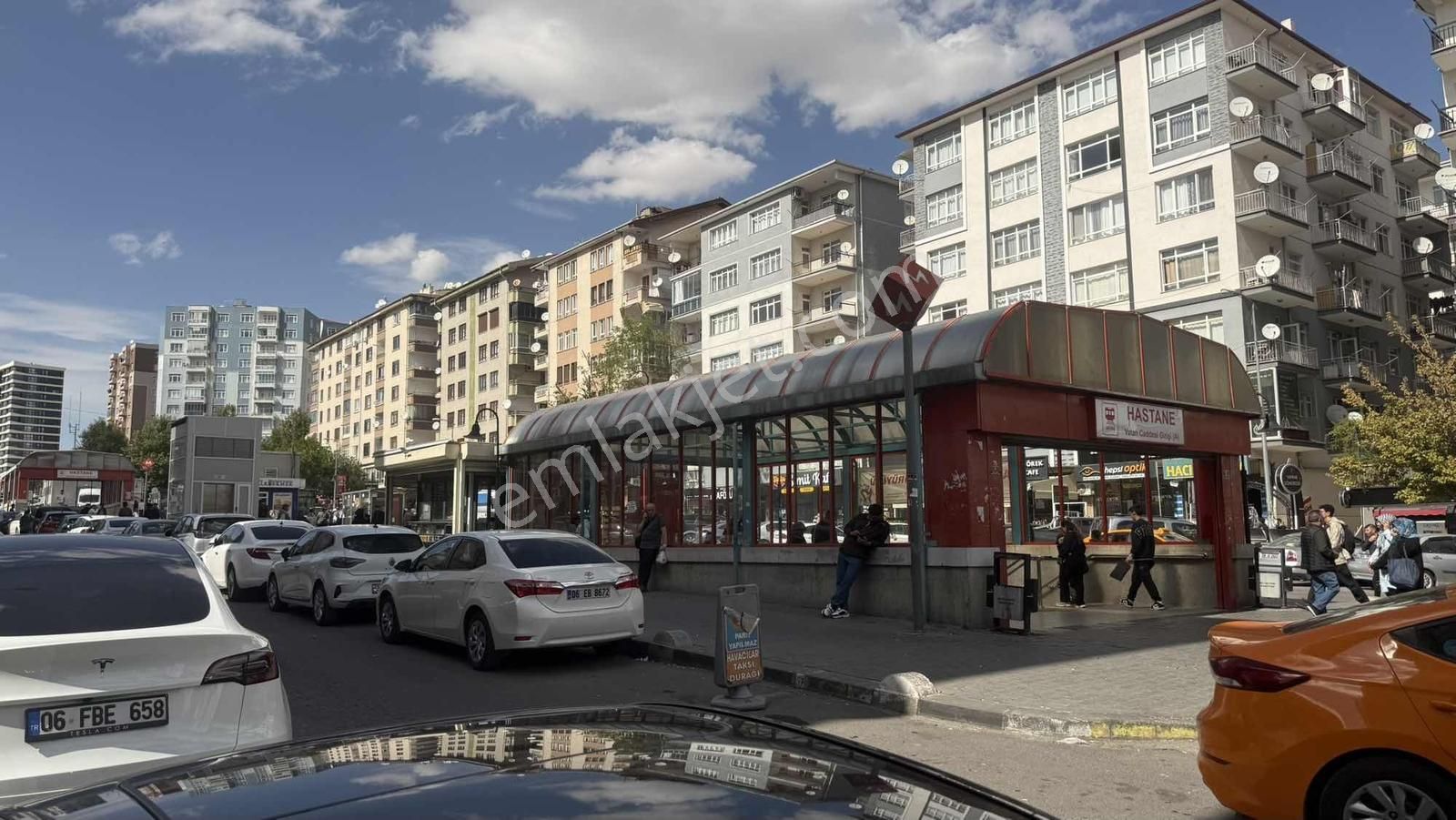 Mercanlardan Demetevler'de Mükemmel Lokasyonda Satılık Dükkan - Görsel 4