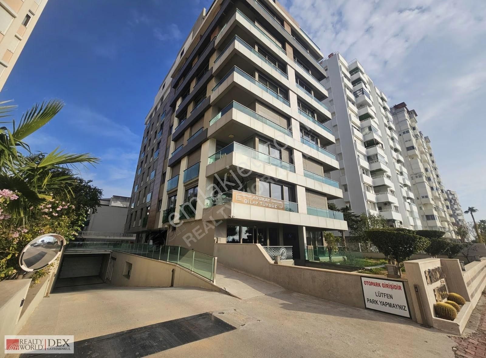 Lara'da Kıralık 4+1 Ofıs