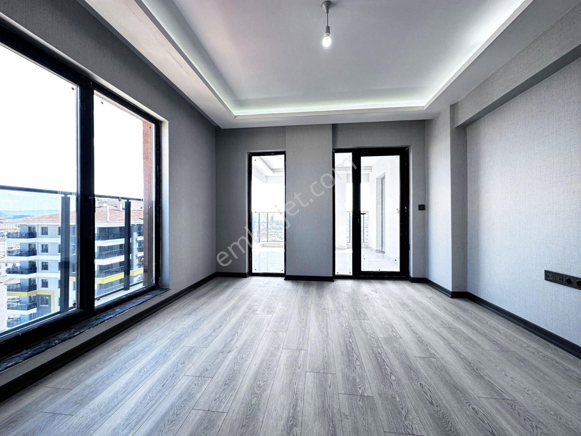 Pursaklar Mehmet Zengin Emlak'tan Hastane Yakını Teras Balkonlu 2.kat 4+1 Ultra Lüks Sitede - Görsel 13