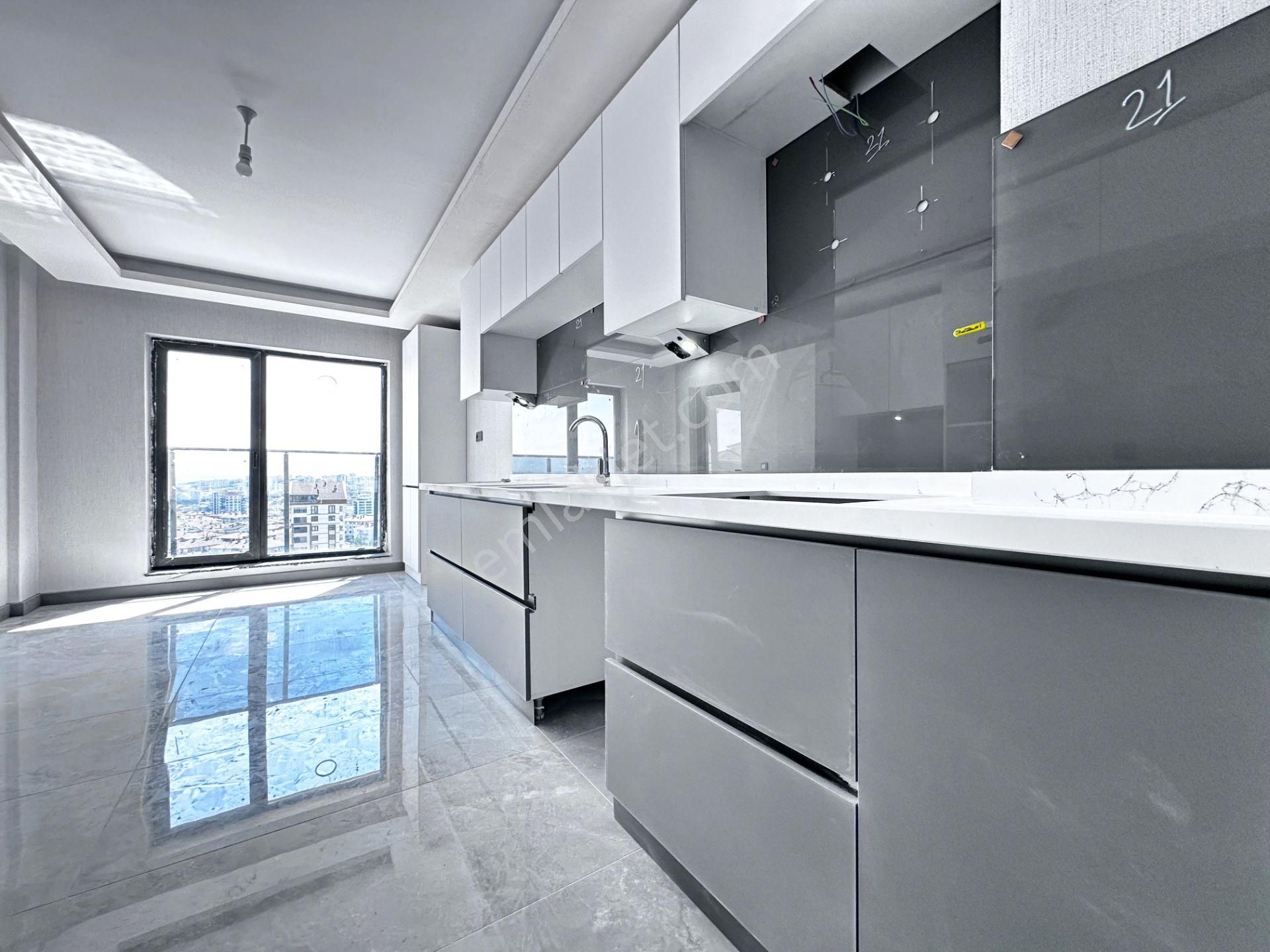 Pursaklar Mehmet Zengin Emlak'tan Hastane Yakını Teras Balkonlu 2.kat 4+1 Ultra Lüks Sitede - Görsel 5