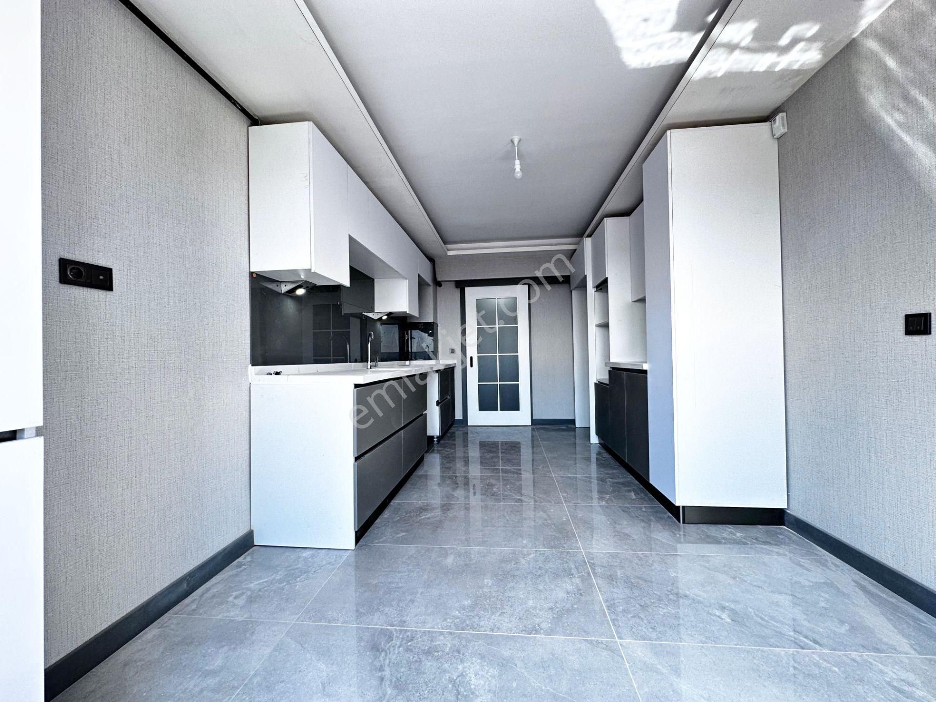 Pursaklar Mehmet Zengin Emlak'tan Hastane Yakını Teras Balkonlu 2.kat 4+1 Ultra Lüks Sitede - Görsel 6