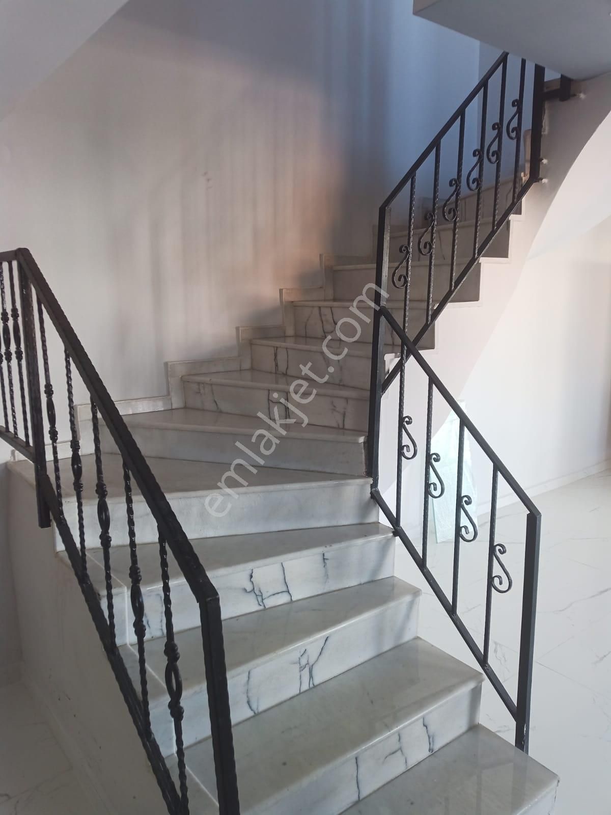 Karaova'da Köşe Konumlu,bahçeli 3+1 Müstakil Villa - Görsel 15